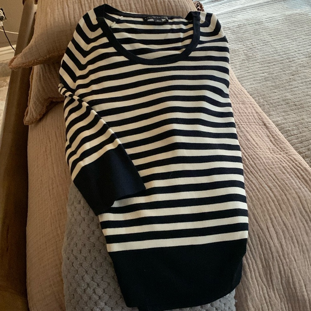 Women’s casual knit top. Banana Republic brand XL in size.